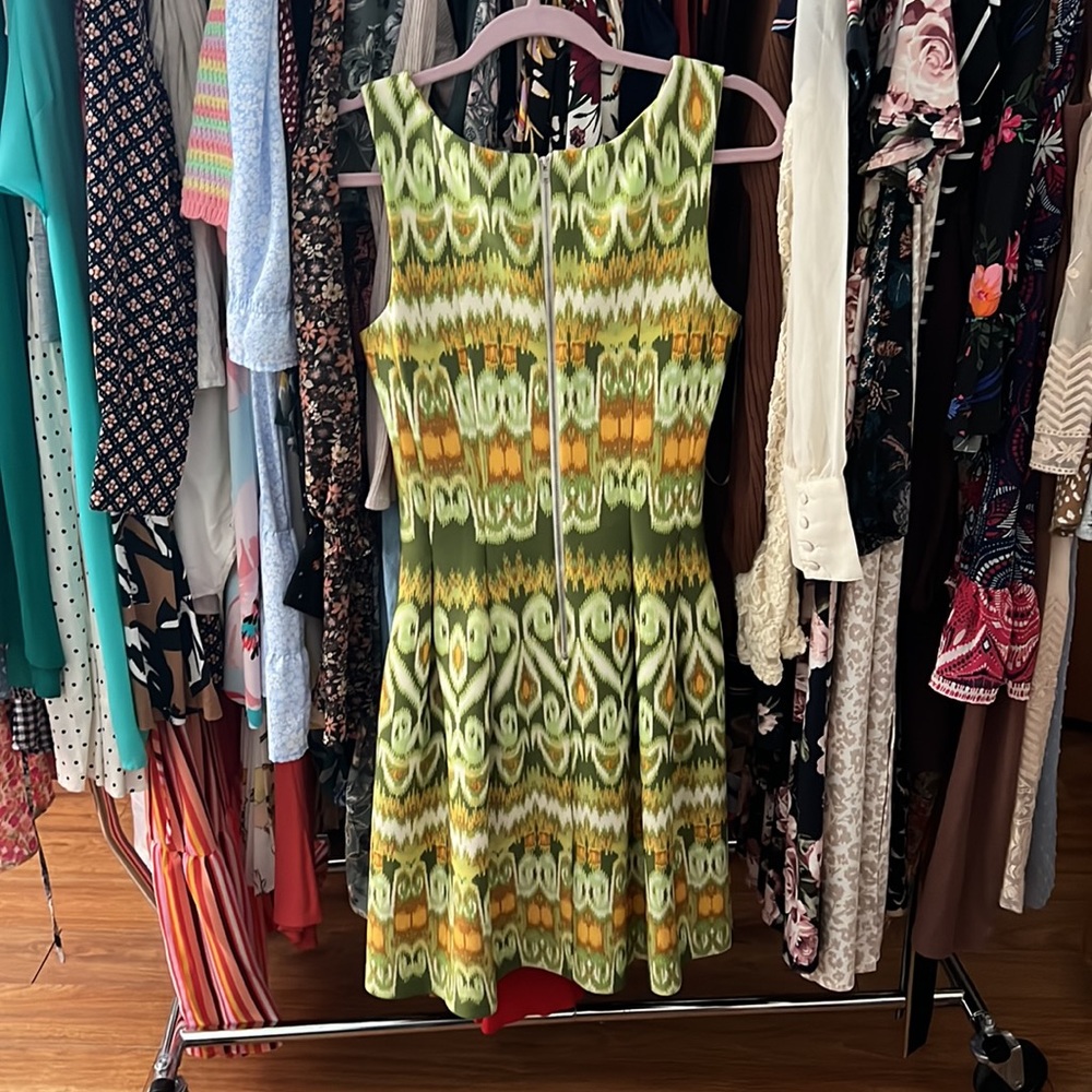 Dress - Picture 4 of 4